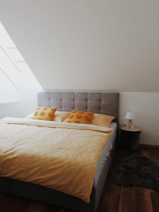 Apartman Pri Parku Sered' Exterior photo